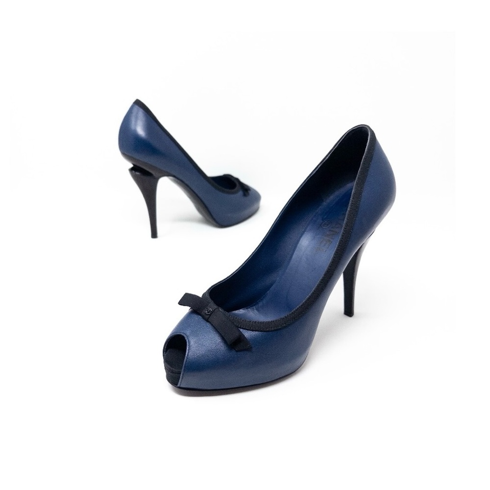 Chanel Peep Toe Pumps Heels (Sz 38.5) Leather & Grosgrain Bow CC Navy Black 2009